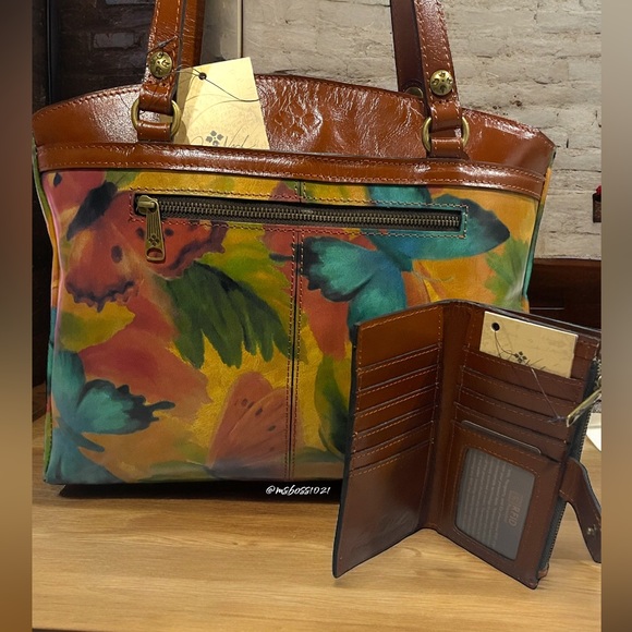 Patricia Nash Poppy Shoulder Bag in Watercolor Butterfly + Nazari in Tan NWT - Picture 3 of 9
